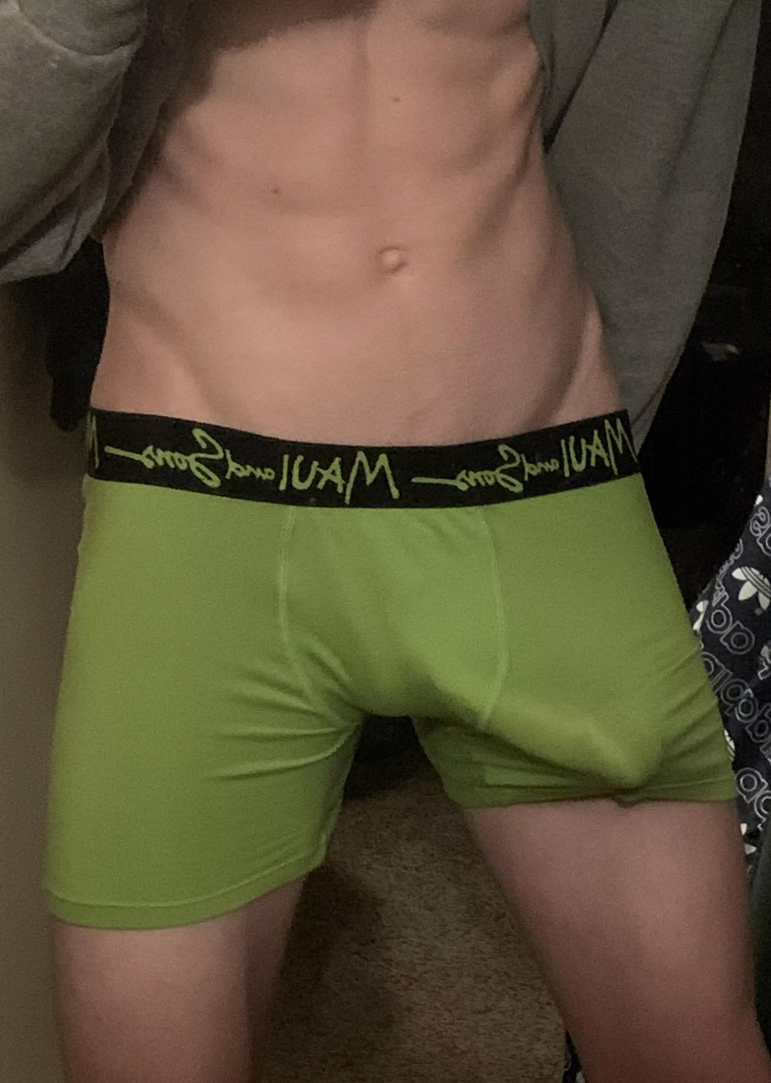 18 m looking to cam with another young guy. Dm me if you wanna do stuff. MUST BE A YOUNG SMOOTH TWINK. Sc: illeatyourass22