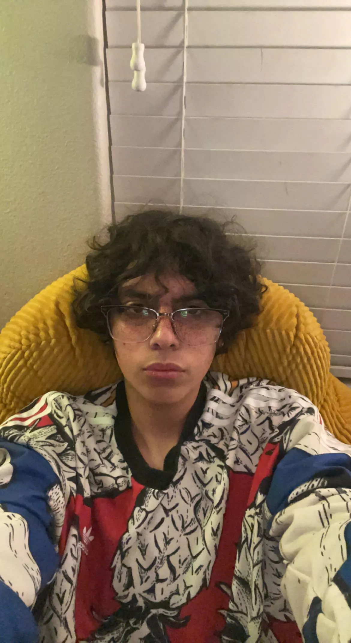 18, massive cocks add me @oliverc1522