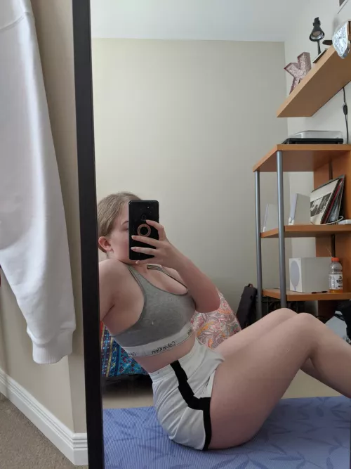 [18F] some thick thighs for you