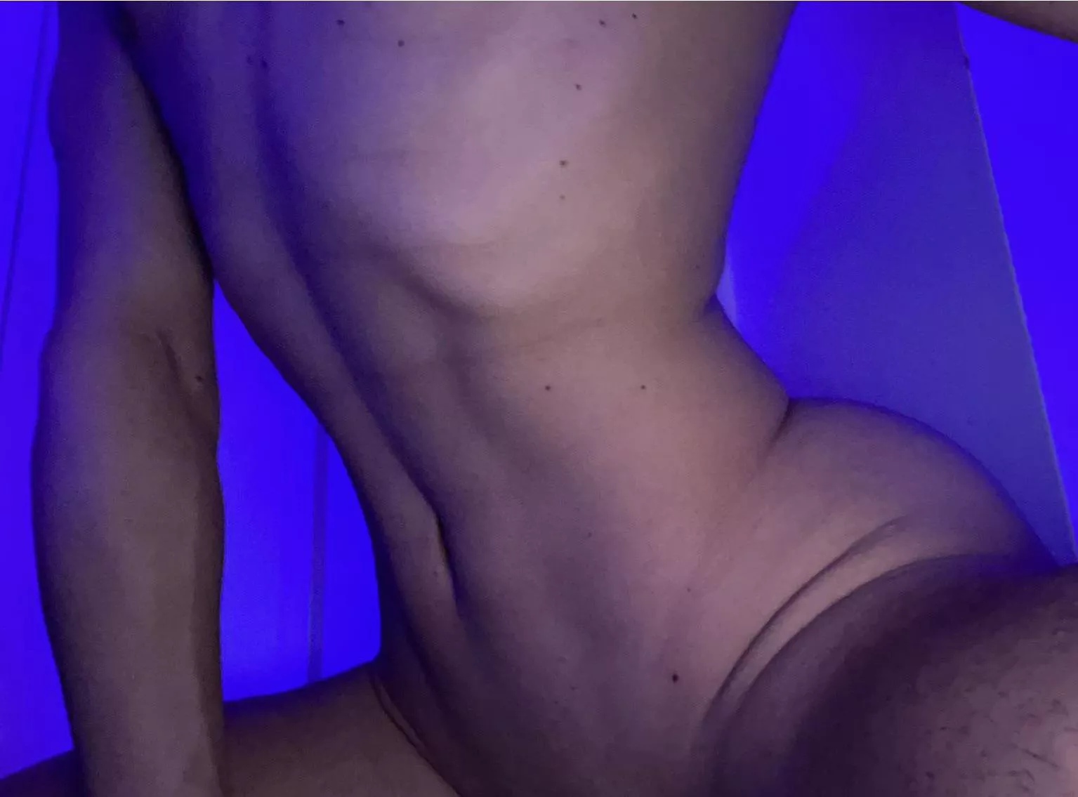 23, looking for chats or whatever :)) hmu with asl & a pic for add back pls.. rowan_monro19