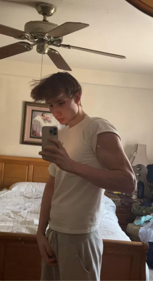 24 birthday boy😝 anyone wanna do some gayming