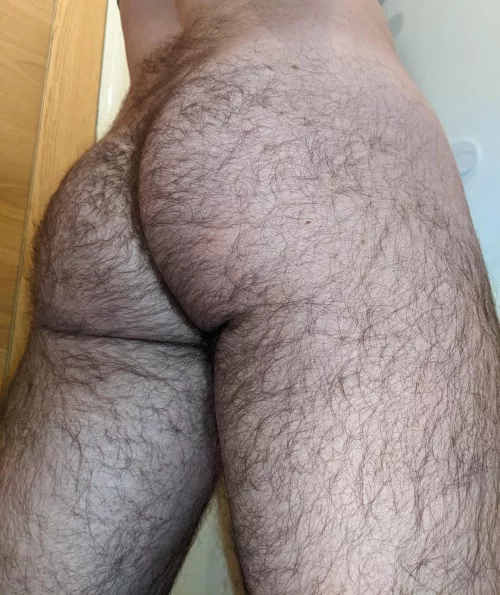 24 in shape bottom bro with a big furry bubble butt. ☺️snap f544b