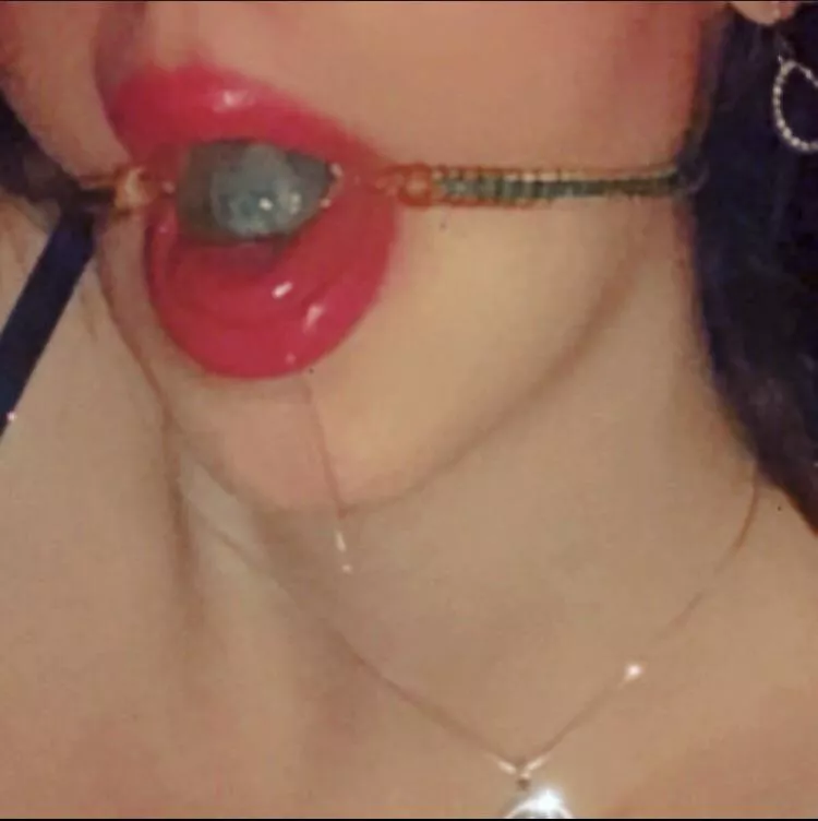 💧a fool who drools 💘🥵