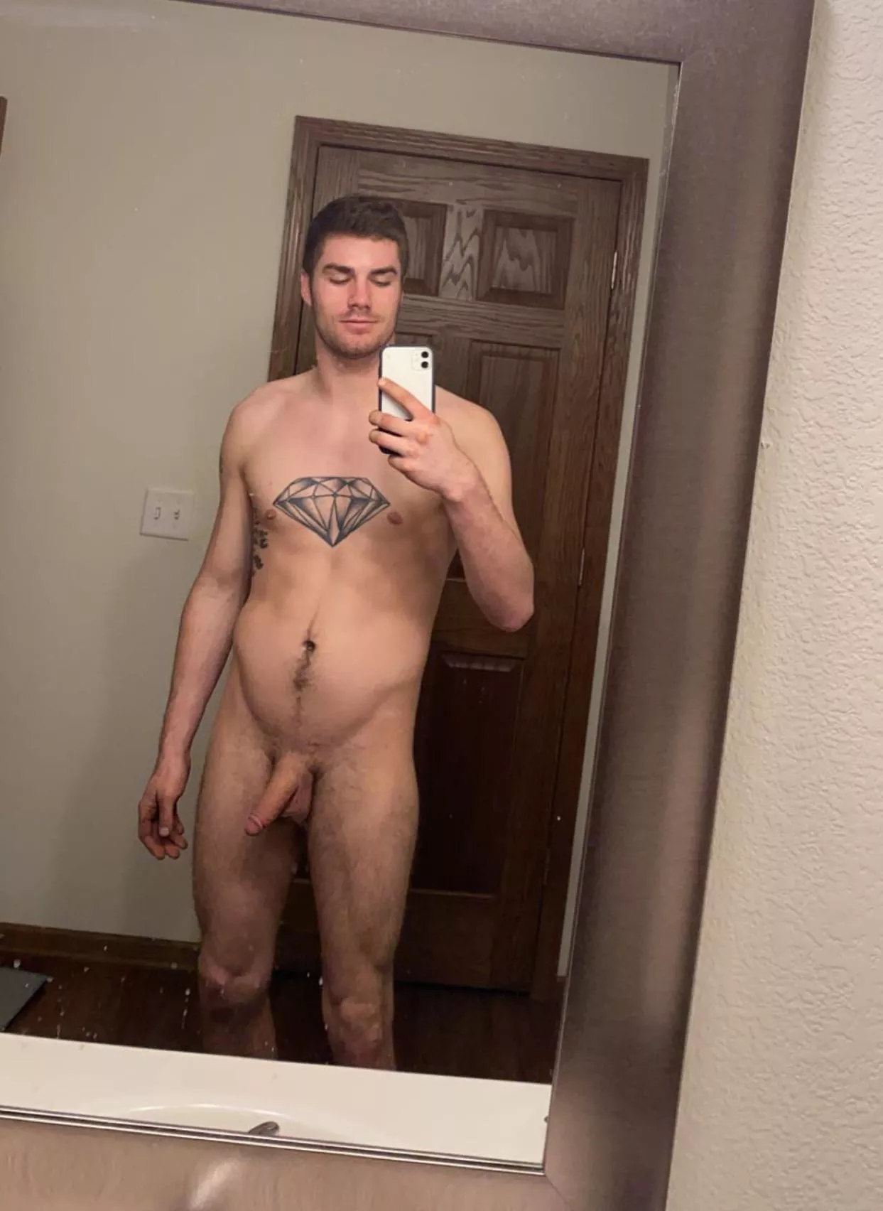 Alone and horny as fuck tonight 😩😩