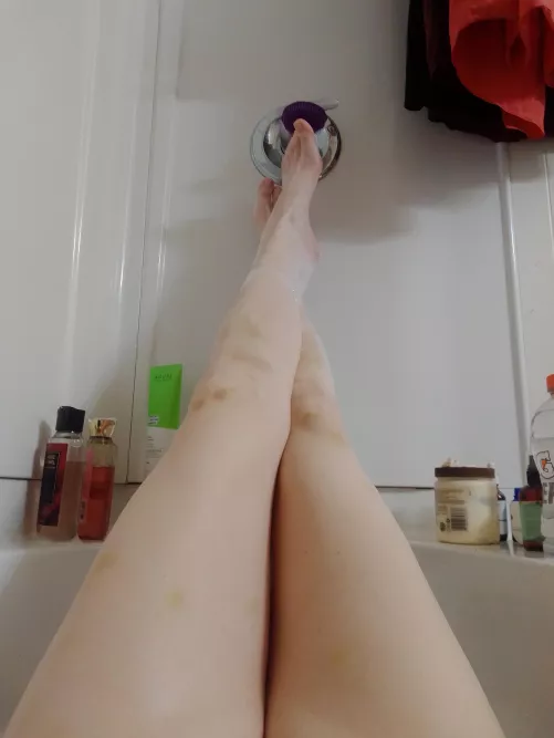 Beat the fuck out of my legs this week, oof. Just in case you're wondering....yeah, the bruises go all the way up.