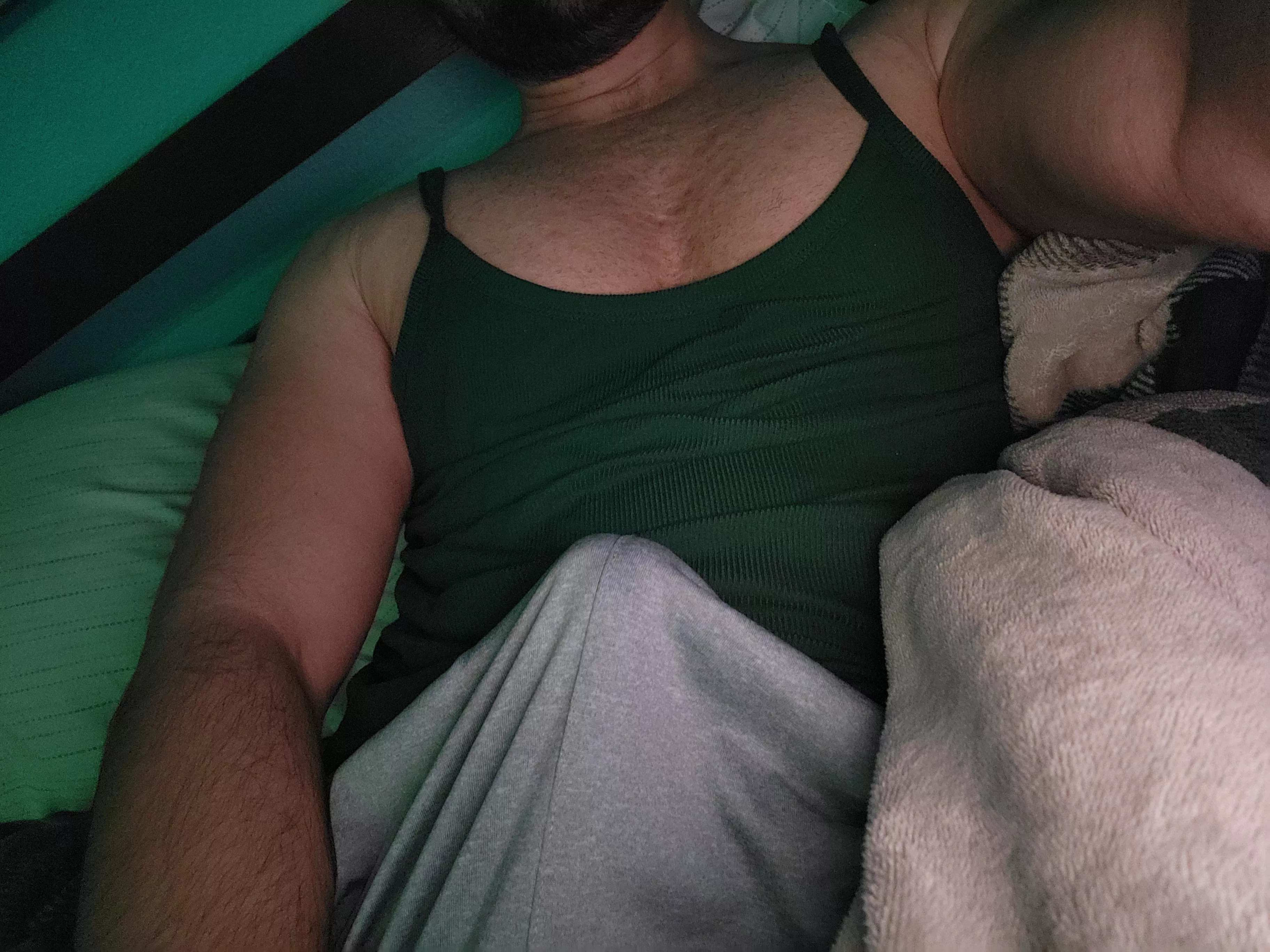 bed time for me but someone doesn't want to sleep🙄