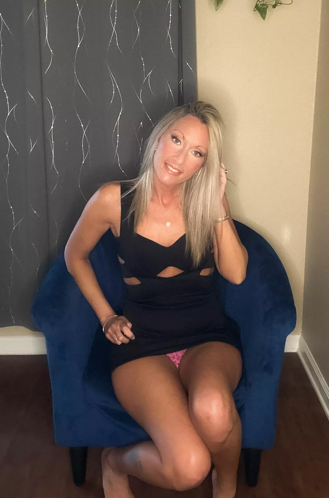 Caught you peeking up my skirt🤭