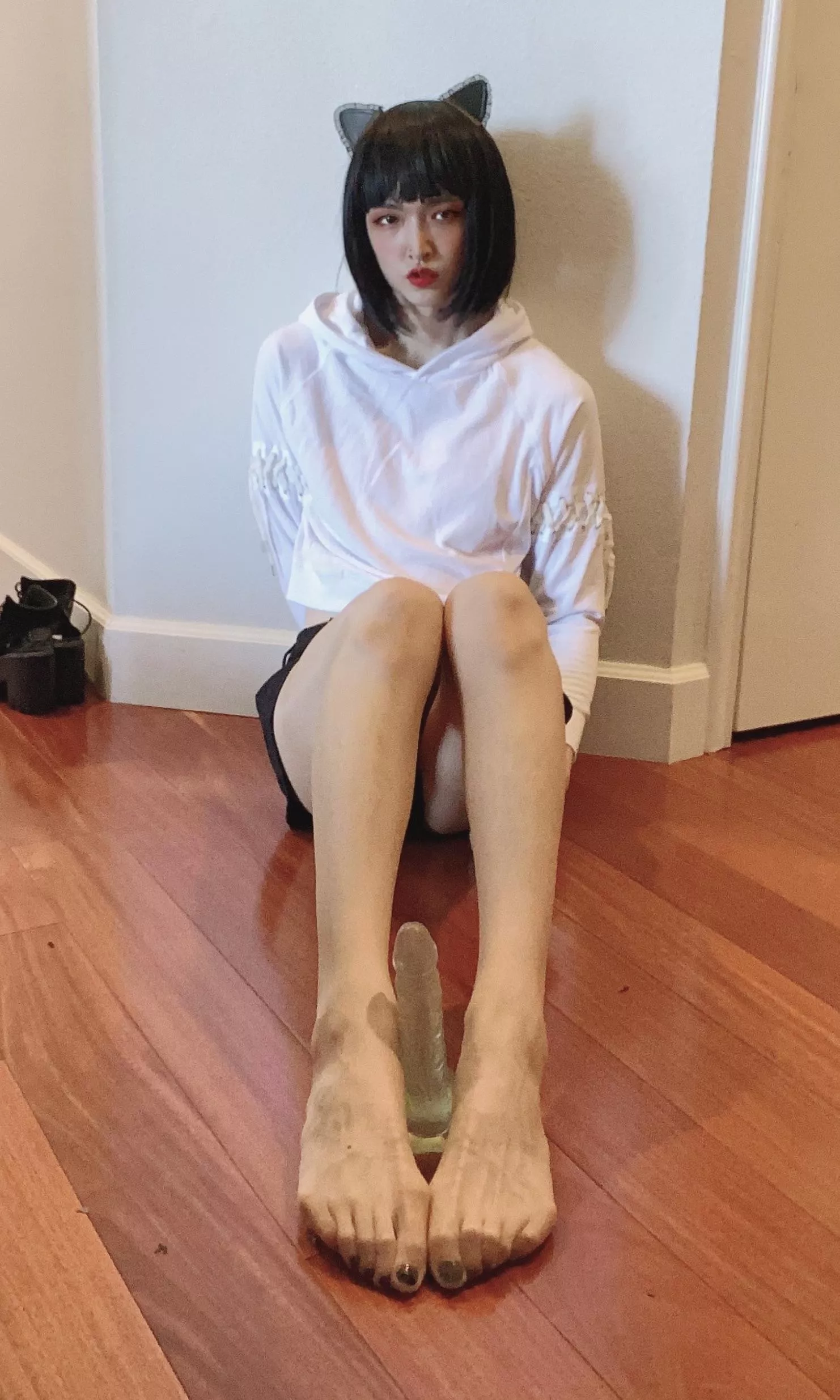 Cum on my nylons 💦