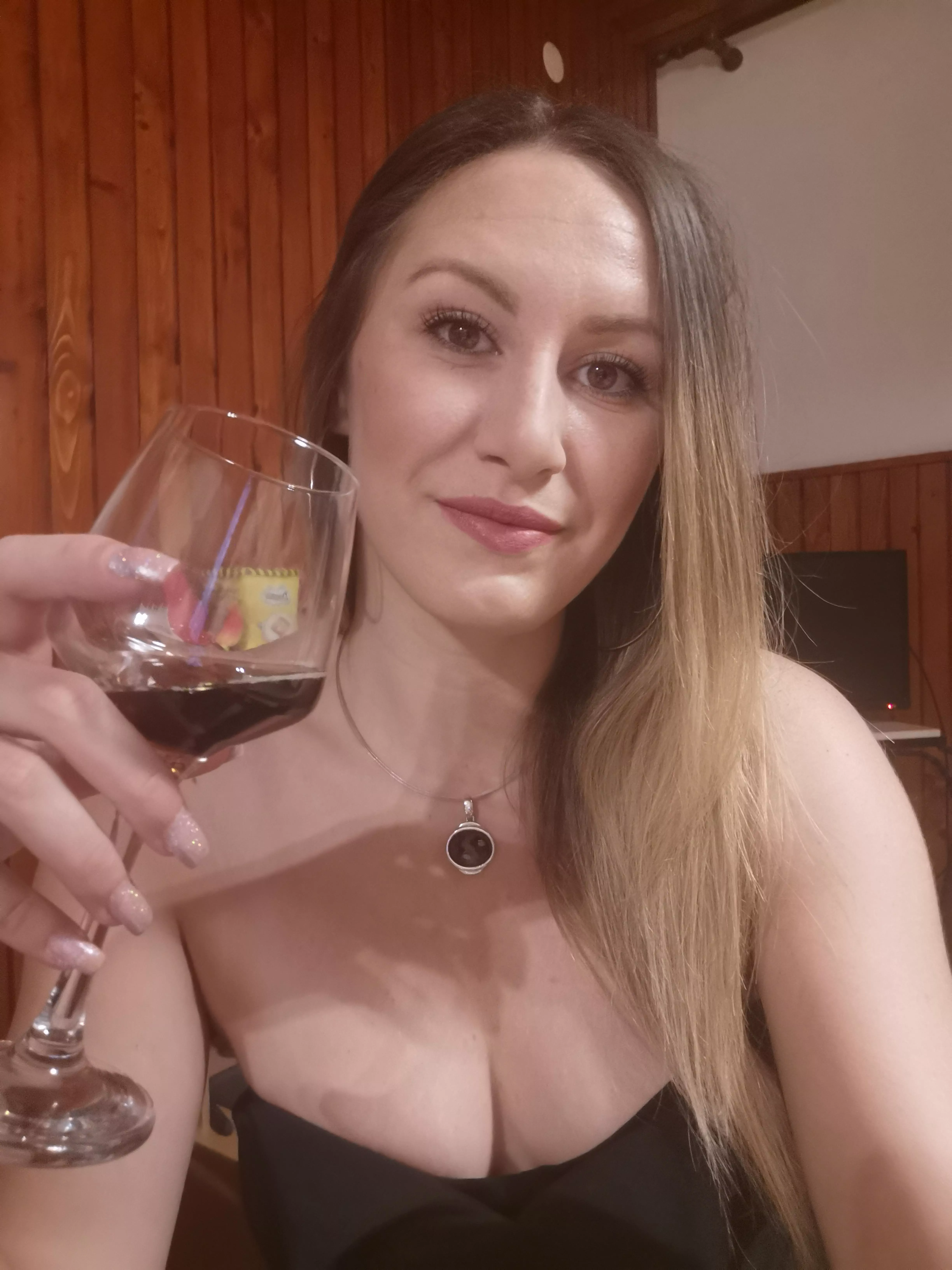 Everyone at the restaurant was staring at me. I wonder why?