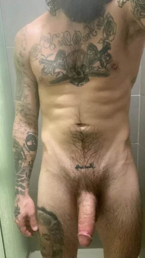 gets exhausting carrying around all this heat 🥵