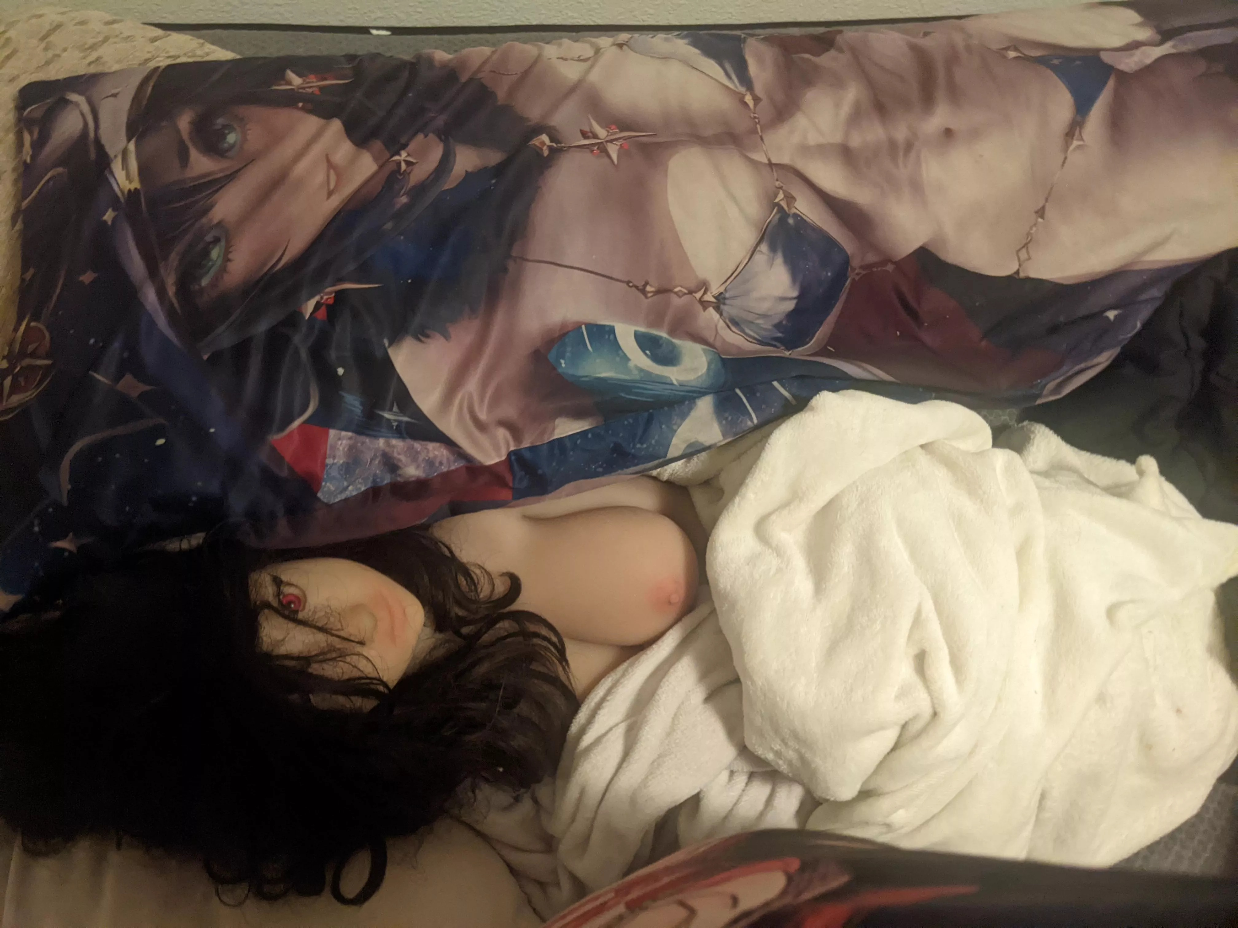 How can I snuggle between two temperpedic designs!😅