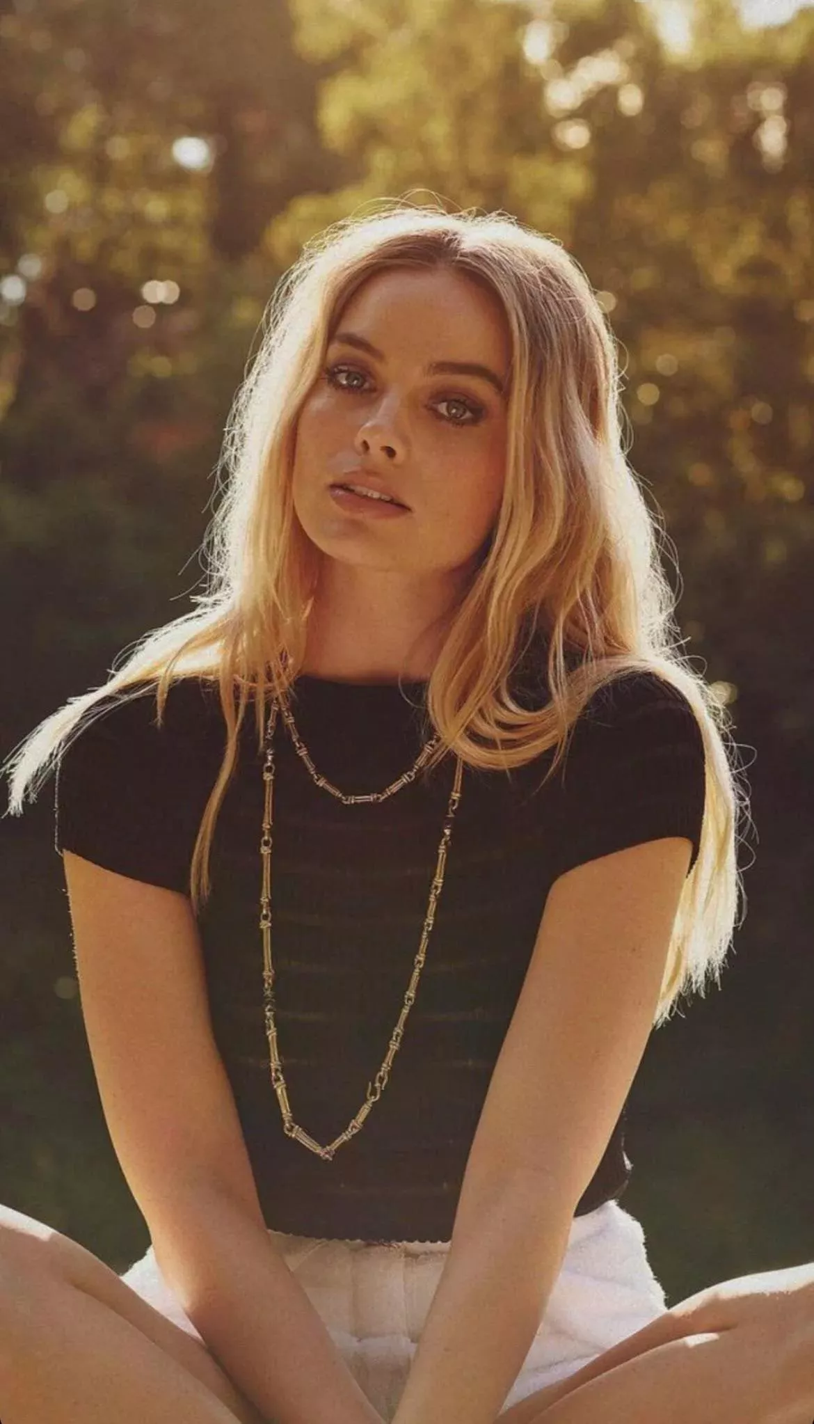 I'd love to be dominated by Margot Robbie or Elizabeth Olsen, can anyone rp or give me joi as them?