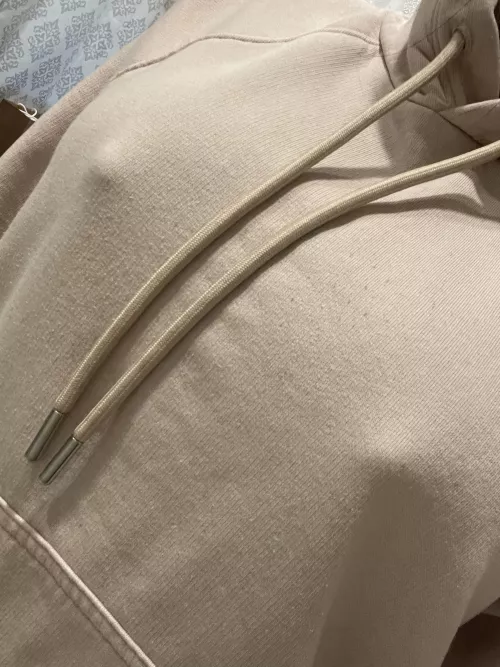 It’s so hard to hide my pokies.