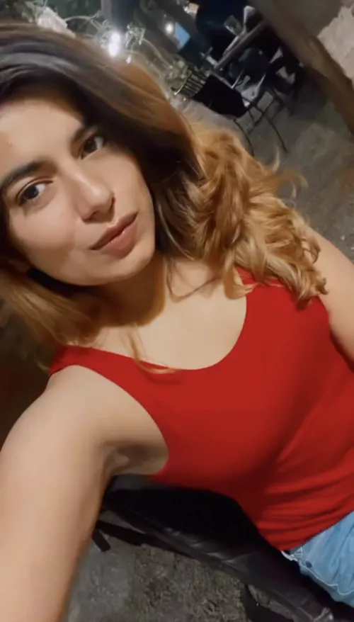 my colleague: wonder how her armpits smell