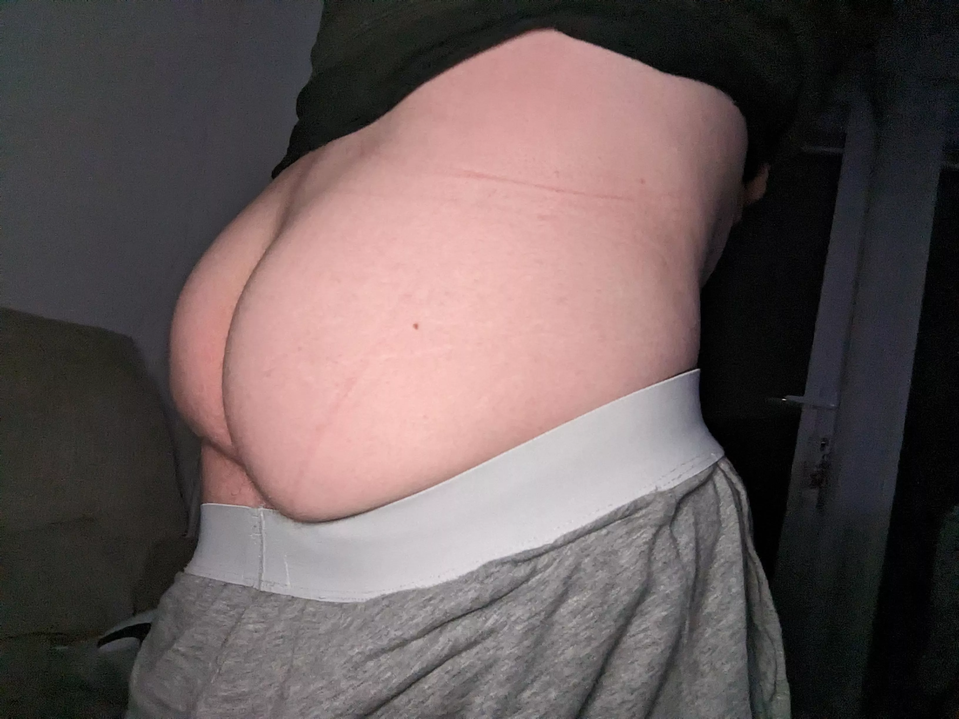 My girlfriend doesn't know I'm posting this.