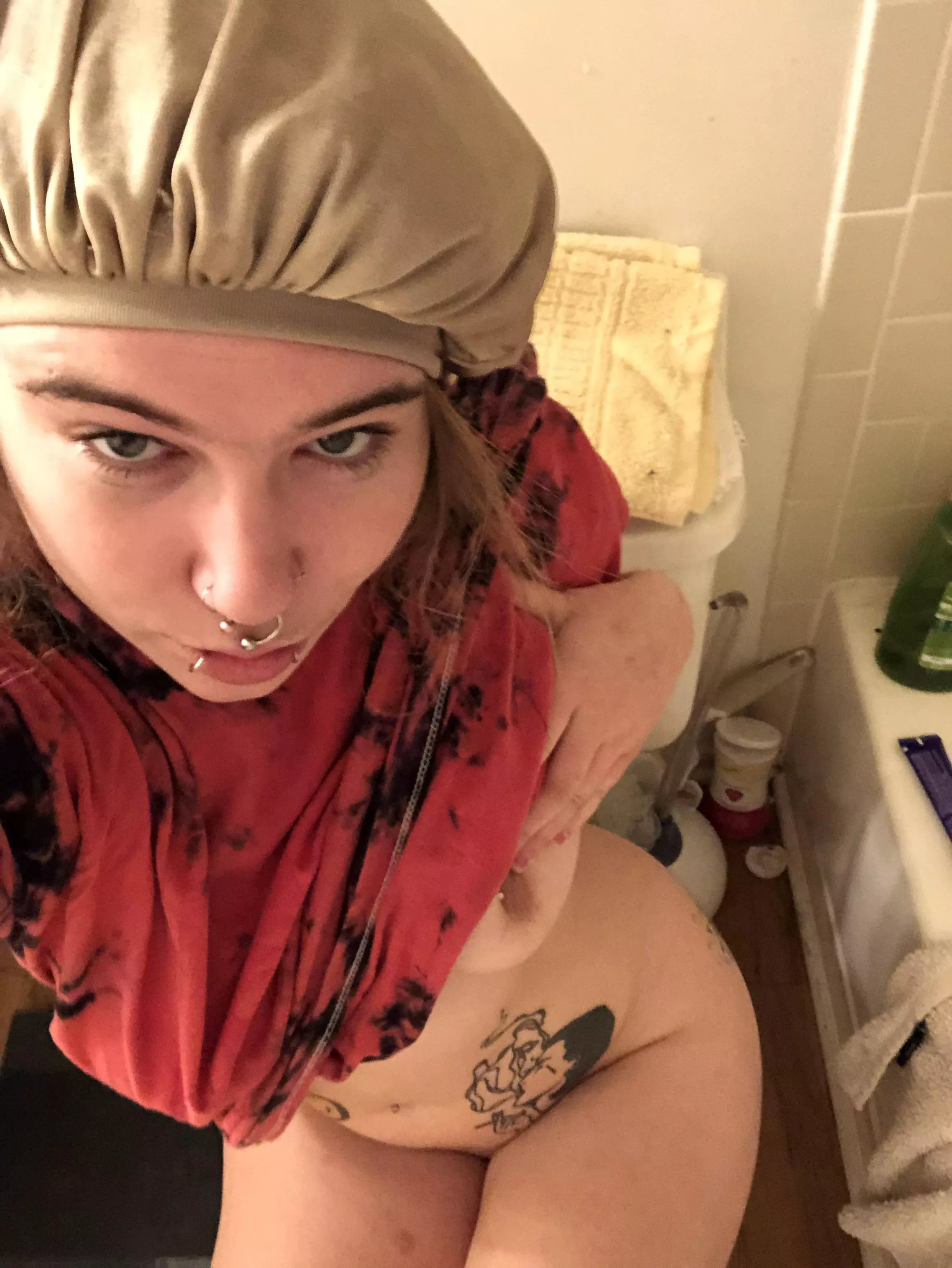 Peeing and of course my filthy nipple came out (: 19f