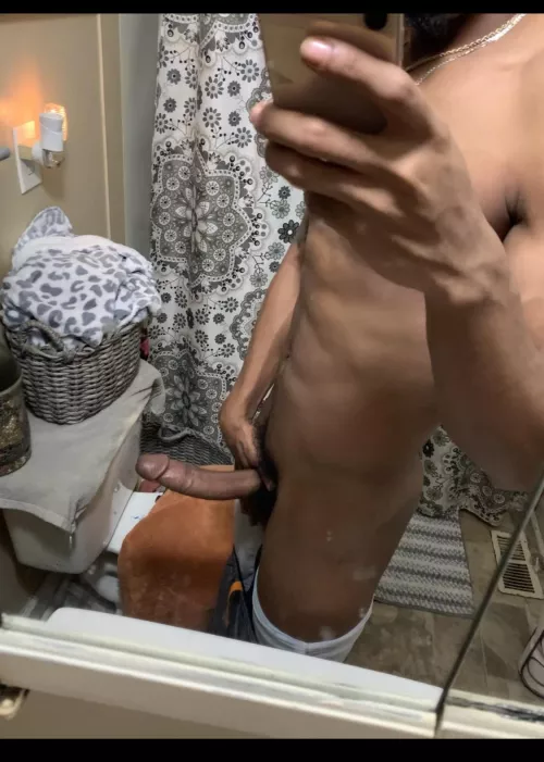 seems like every time i need some head everyone on reddit is sleeping🤦🏾‍♂️