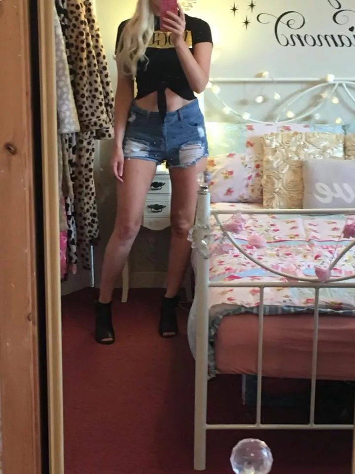 Selfie In her tight shorts