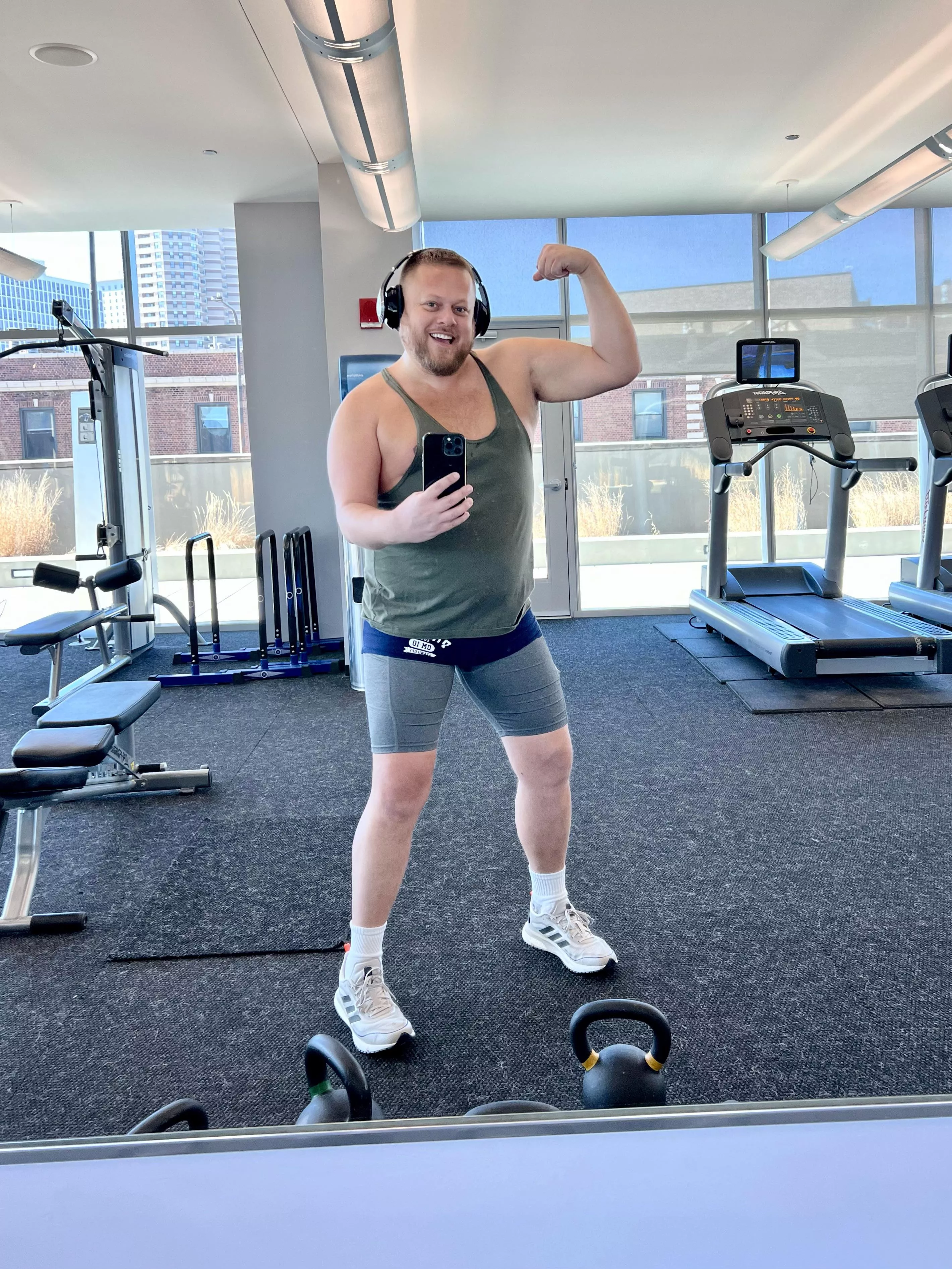 She’s fat and sexy. 💅