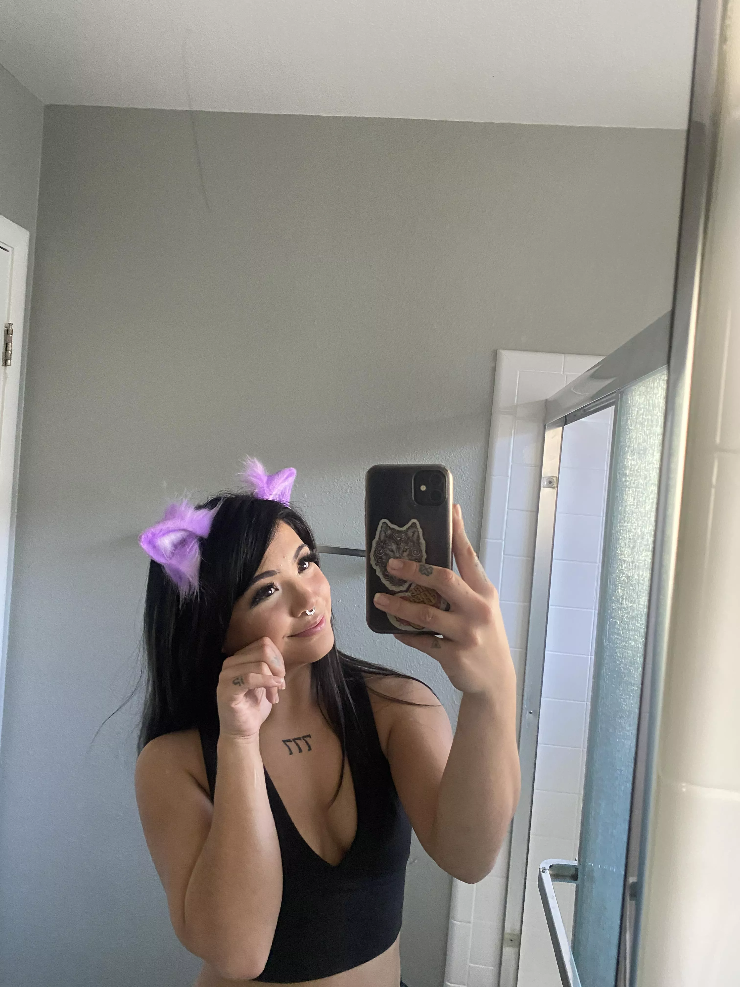 Trade: I receive pets and you get pussy