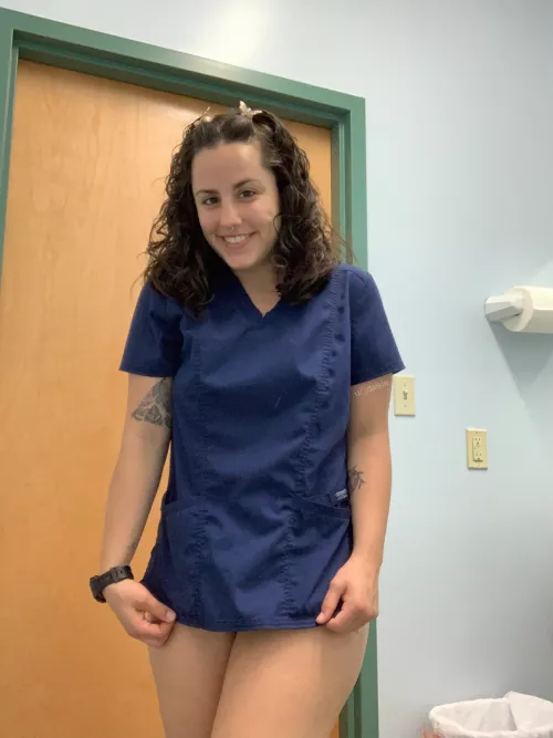 wanna taste my vet tech pussy?🐱