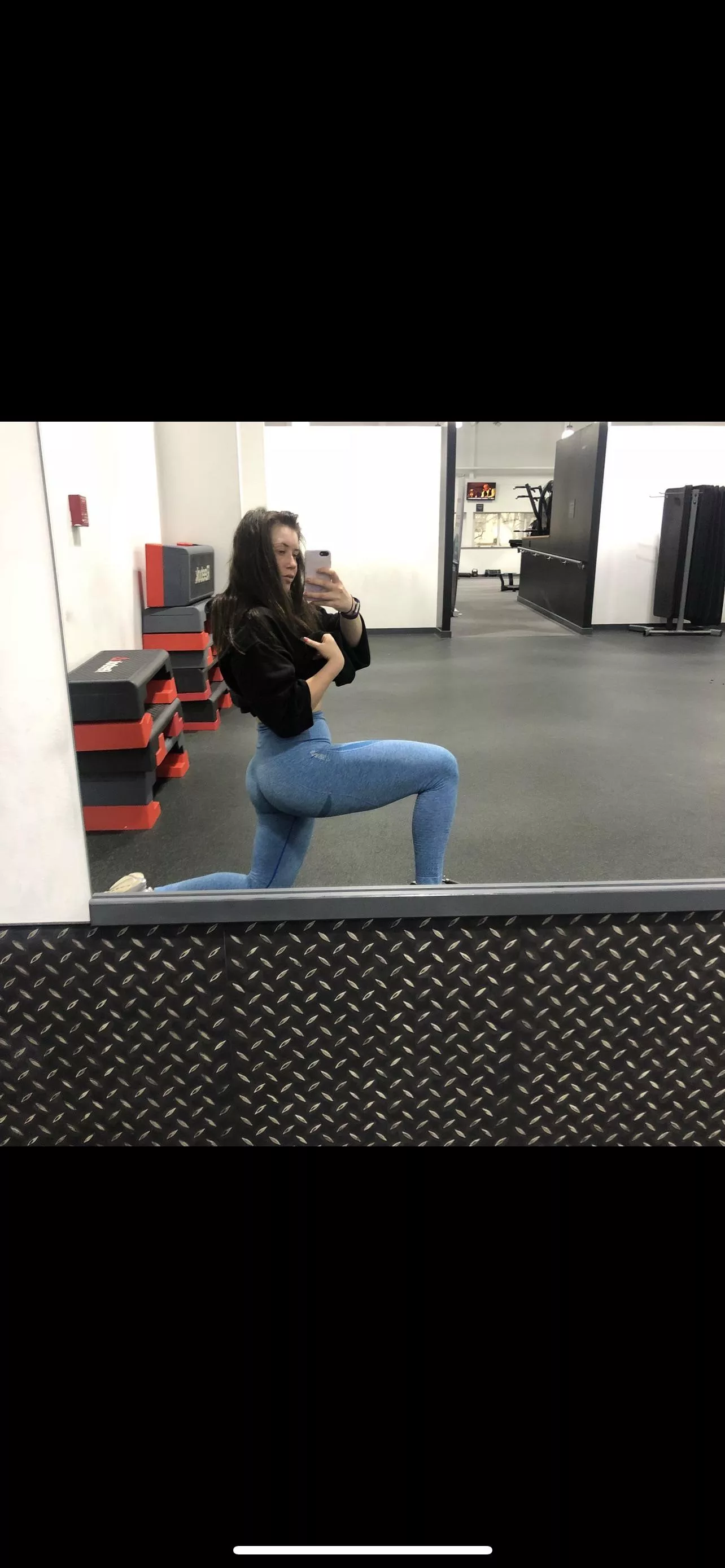 Weight training is a girl’s best friend 🙌🏼