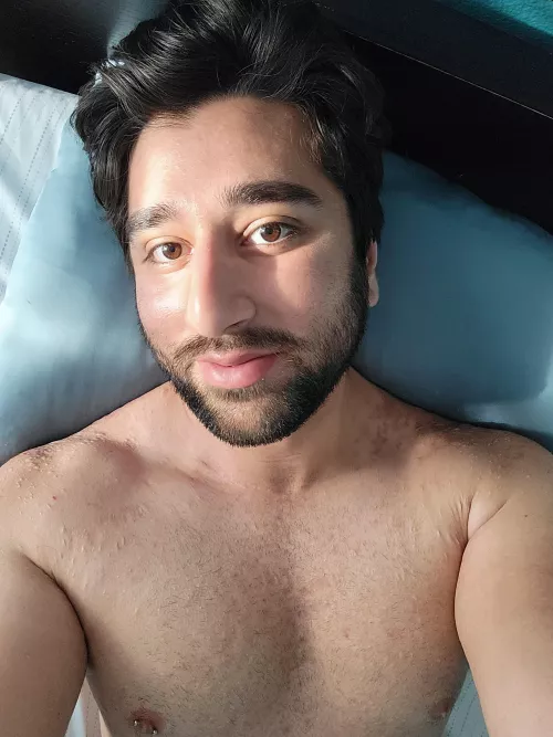 when the sun hits that spot on brown eyes 🤌