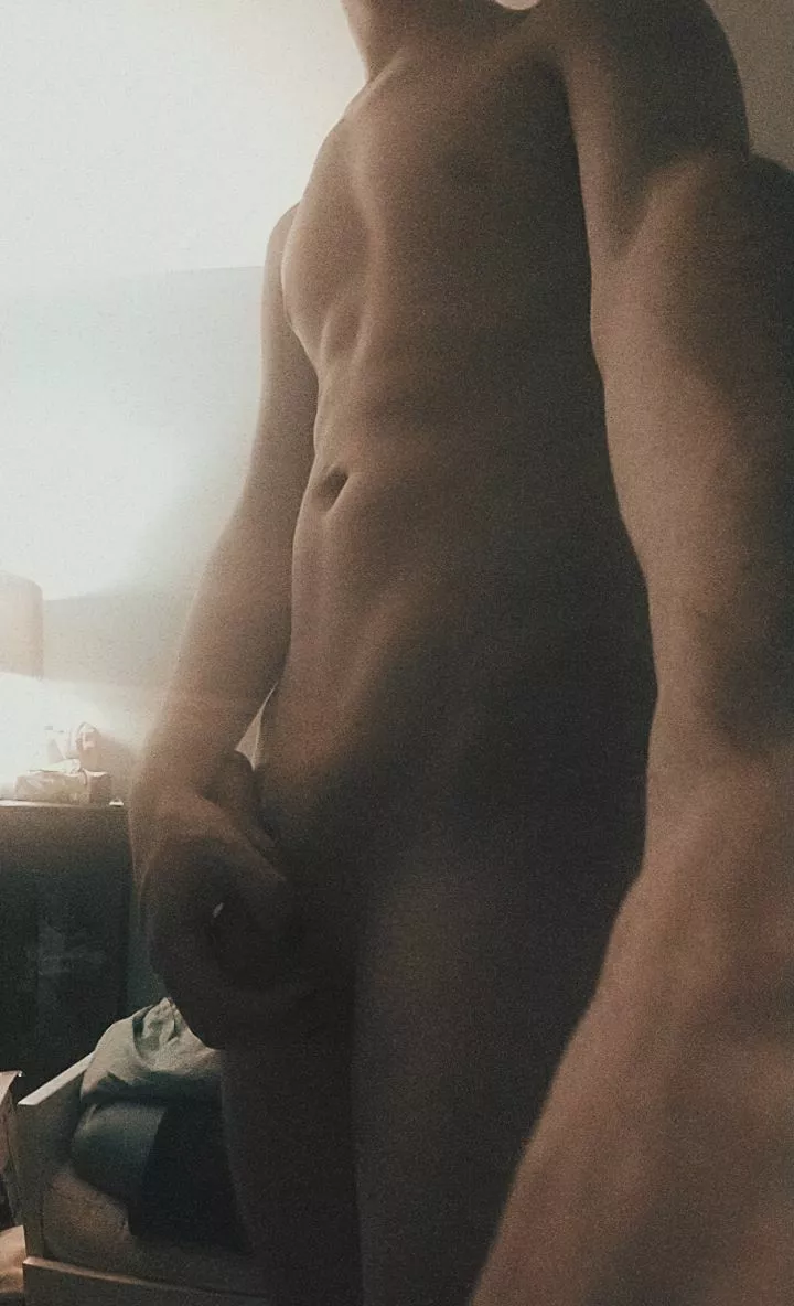 who wanna play with my joystick - Finnoftheworld