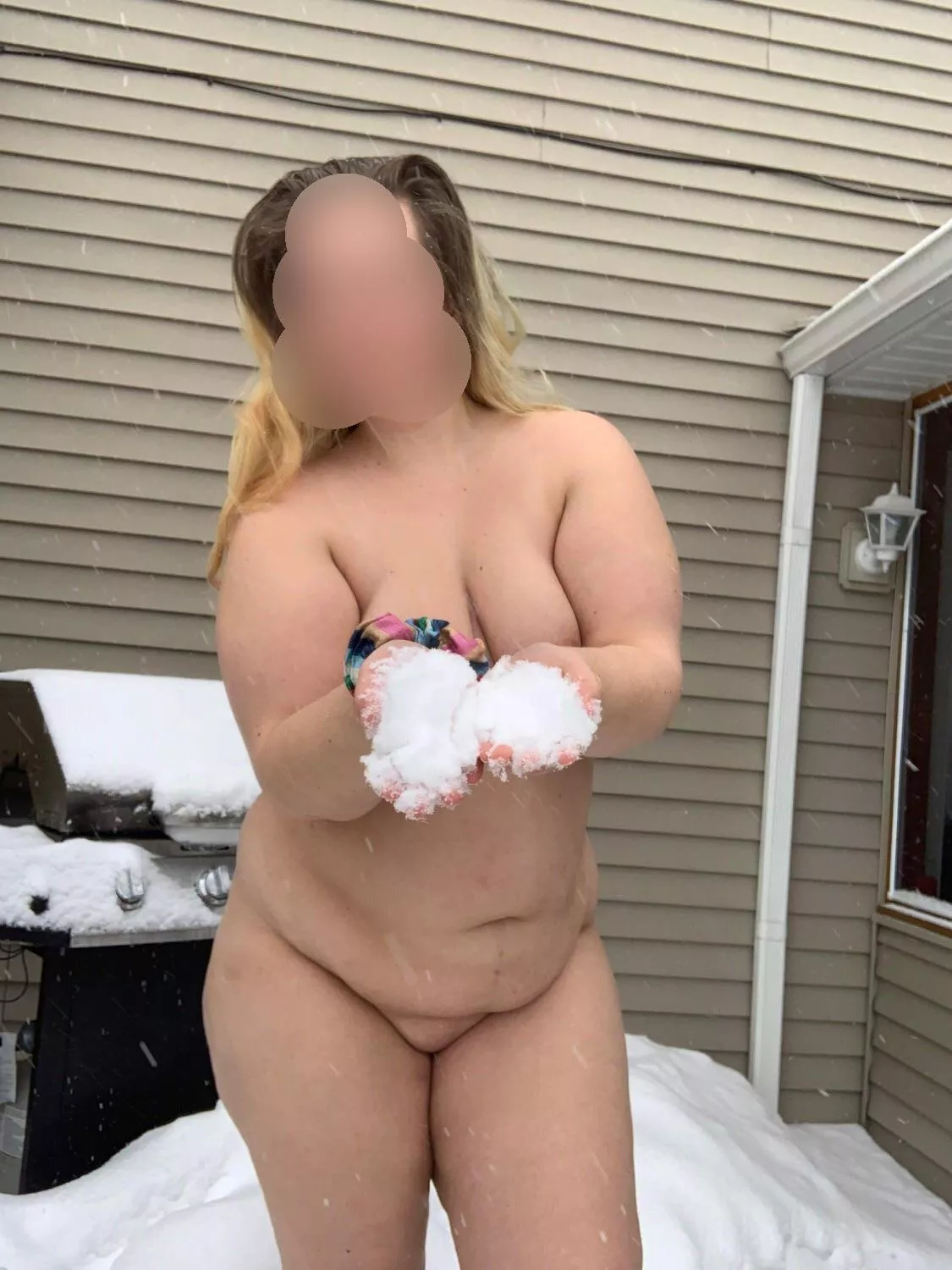 Would anyone care for some snow? Hubby wanted some snow cream.