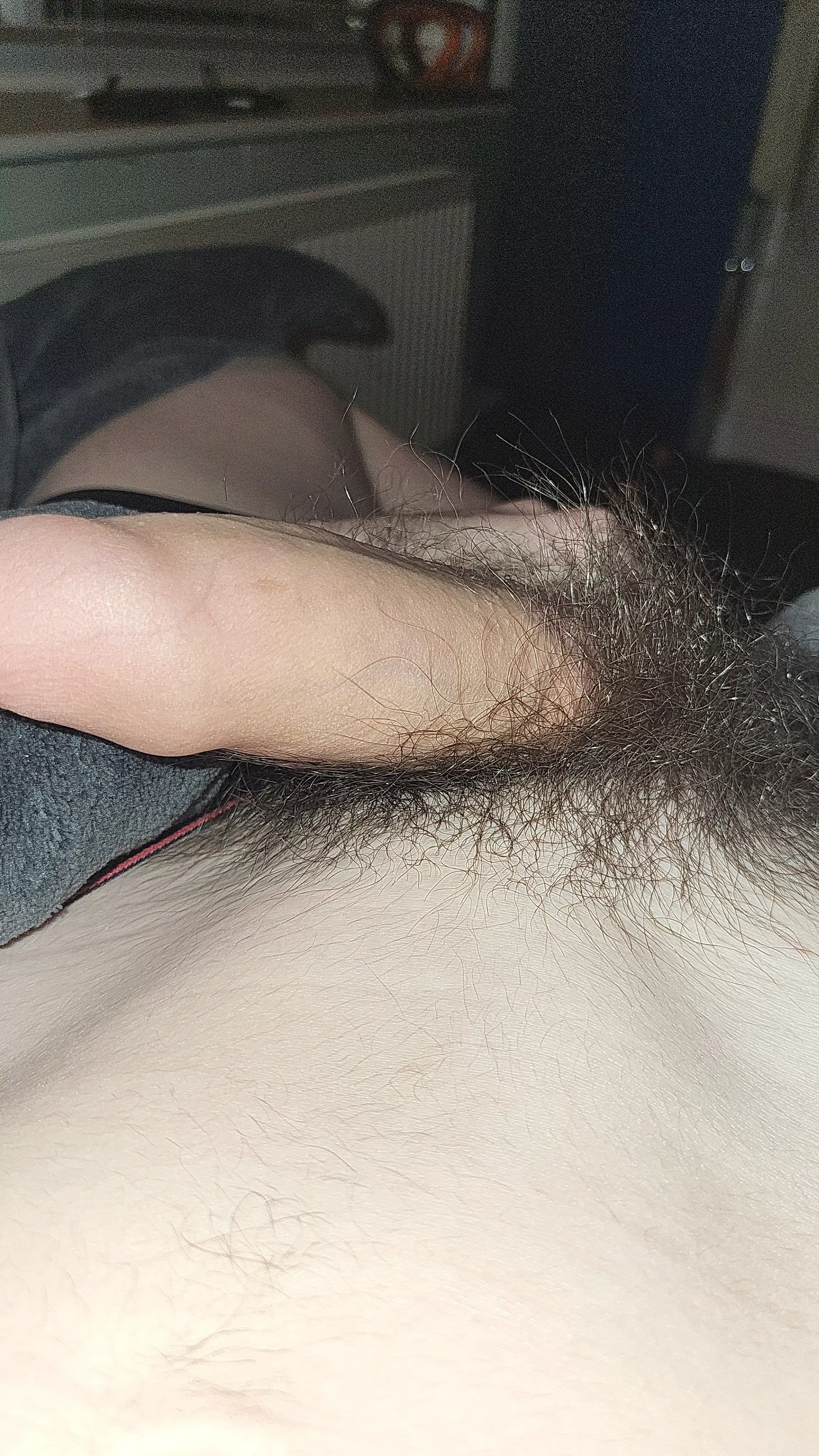 18. Im looking to meet with someone im a virgin and i actually think im straight so im curious. Liverpool or just dominate me. snap georgedavies527