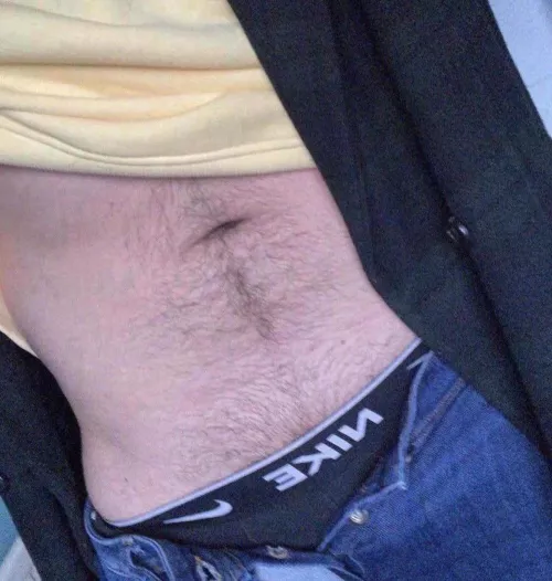 26 male here for older guys, hairy guys who want to chat and trade and show face add me jamiekenn1212