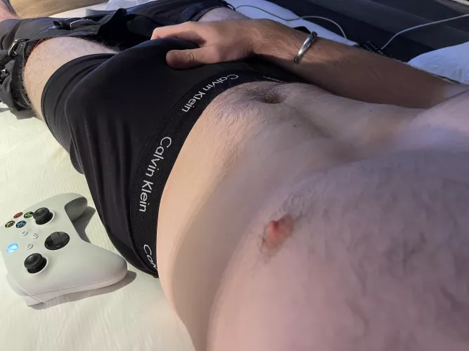 27 British Xbox guy for fit hung bwc’s to compare and bust with. Hungover. Dm me