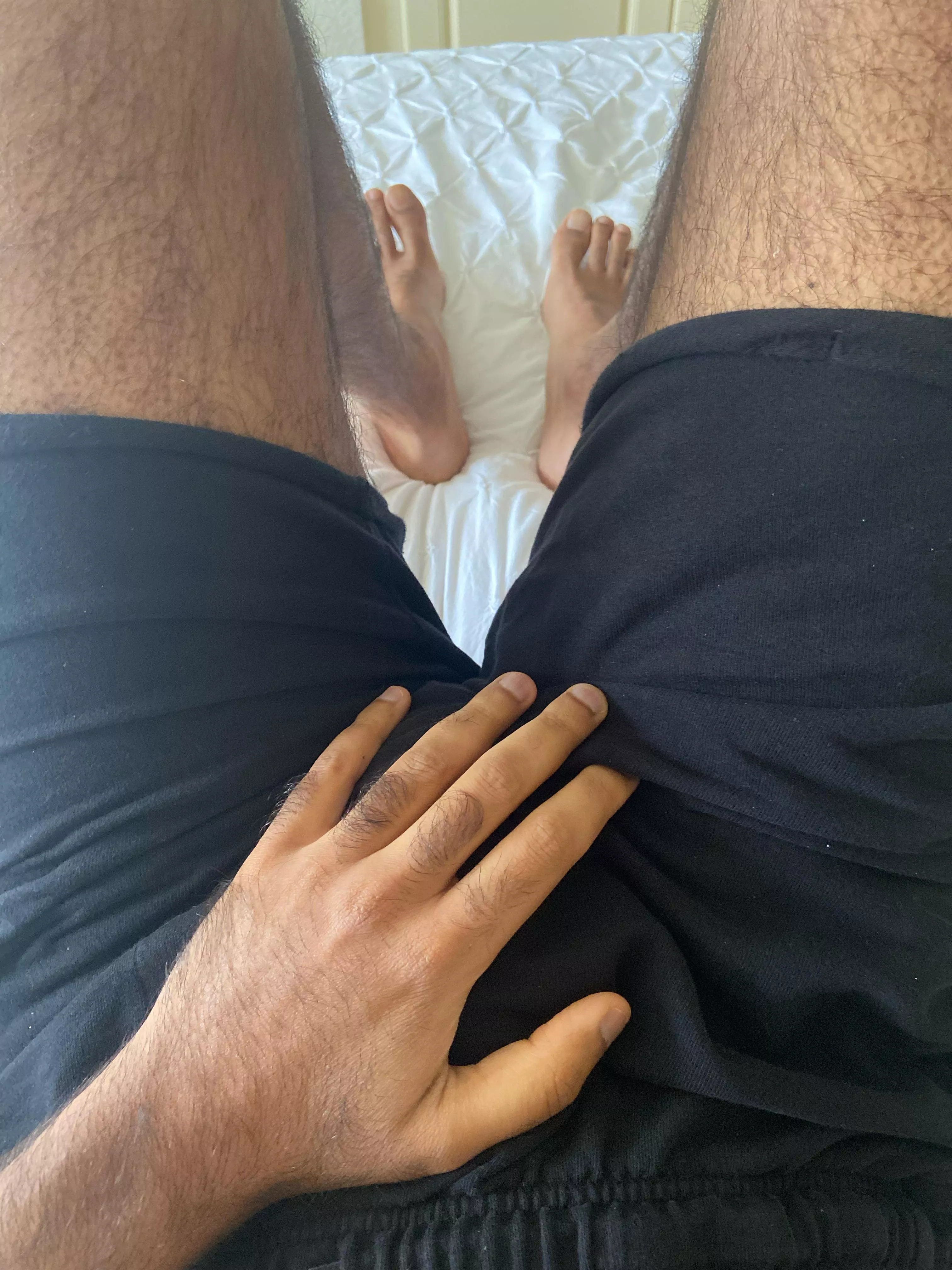 30 London Indian hairy dad bod looking for fun.