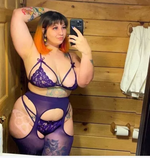 anyone able to identify this model please? there's a watermark on her leg but I've had no luck working it out.