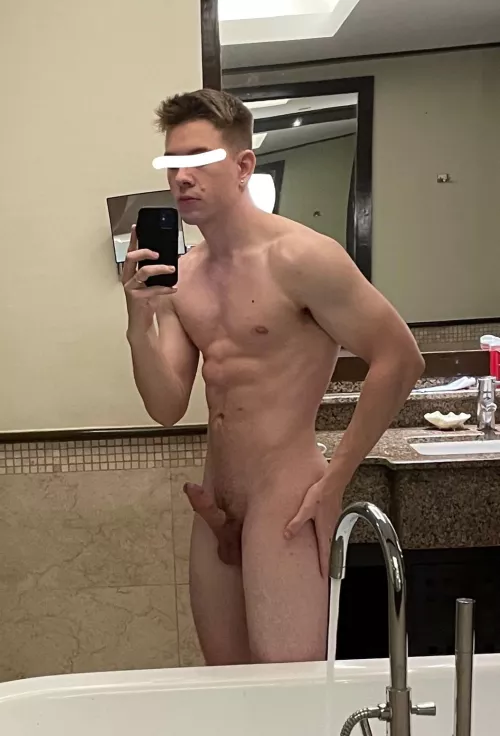 Cum get fucked in the bathroom 🛁