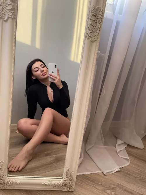 Cutie with with long legs and yummy toes