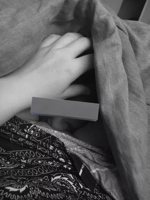 Daddy woke me up with his tongue [f]licking my clit. 💦😛