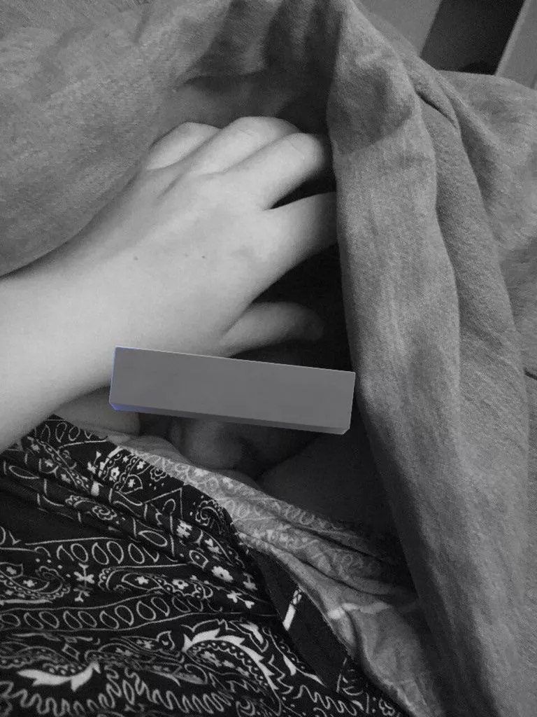 Daddy woke me up with his tongue [f]licking my clit. 💦😛