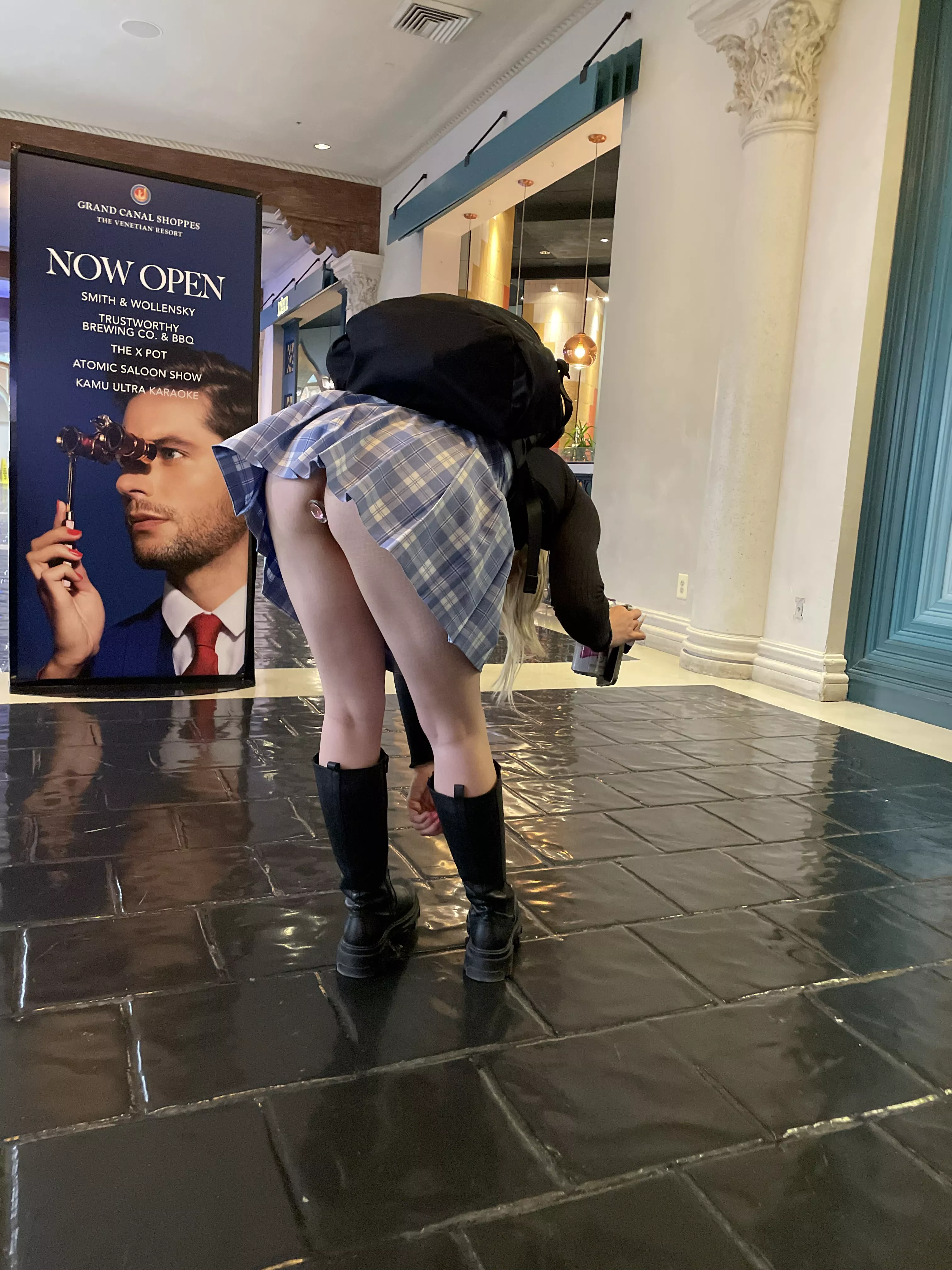 Excuse me sir, aim those binoculars this way for the show