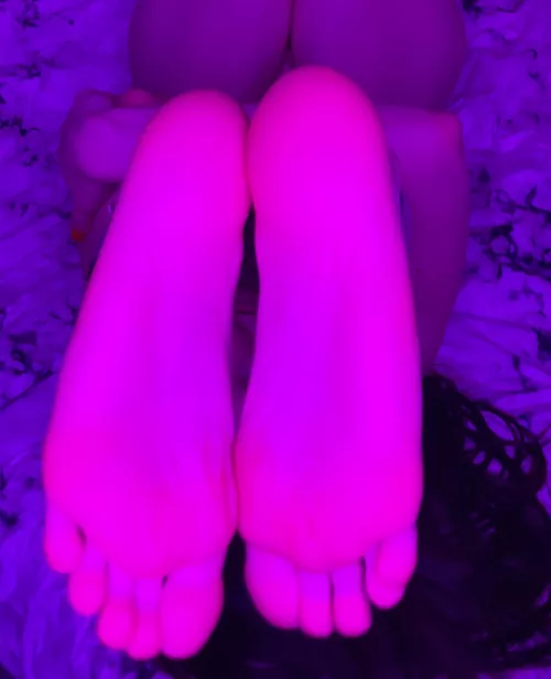 had no clean dishes 🦶🏻🍽️