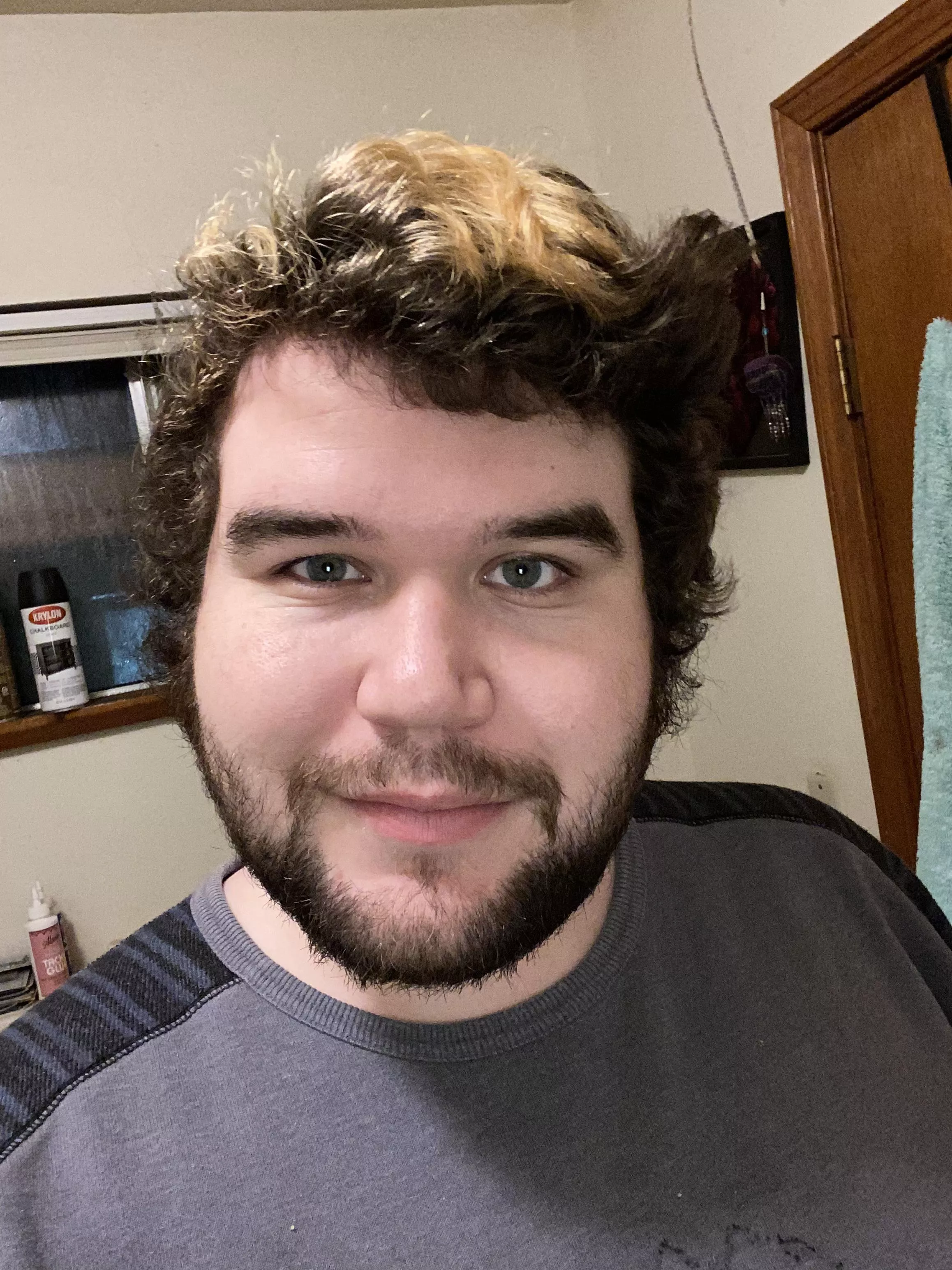 I destroyed my bangs, but thankfully the curls cover it up🙈