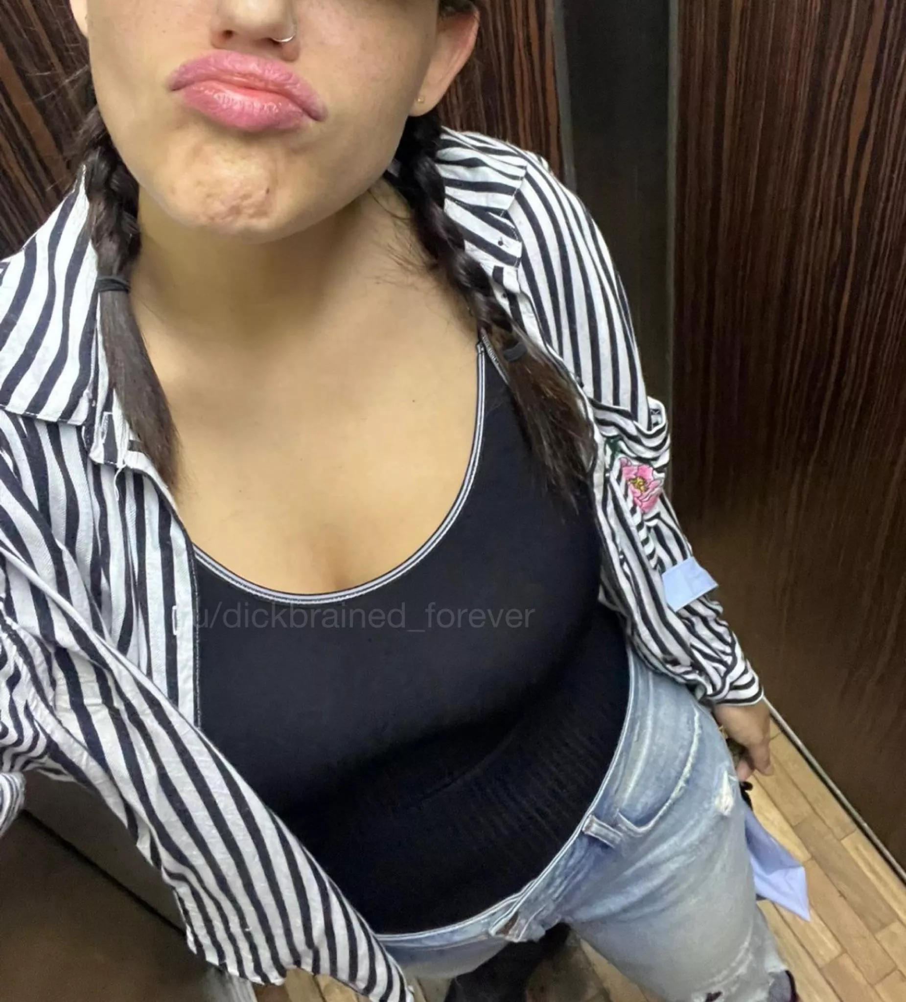 I wish more men were still into pigtails! [f]