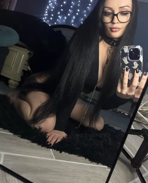 If you like your goth sluts petite & kinky, hi :)