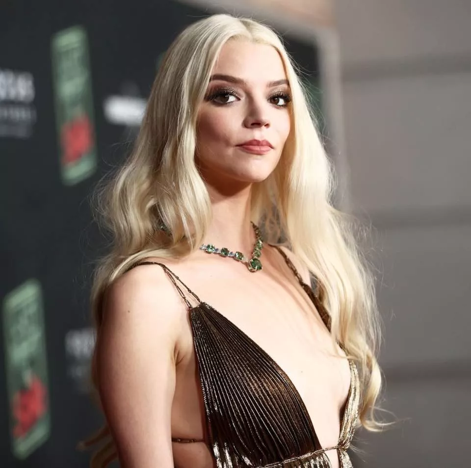 I'm throbbing for Anya Taylor-Joy and Elizabeth Olsen, give me joi or just help me cum for them