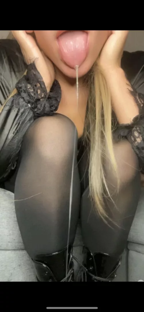 Let me spit in your mouth [oc]