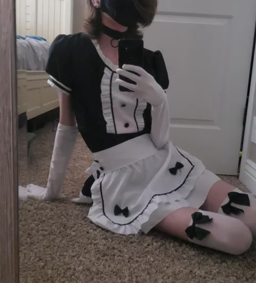 maid dress moment 🗿