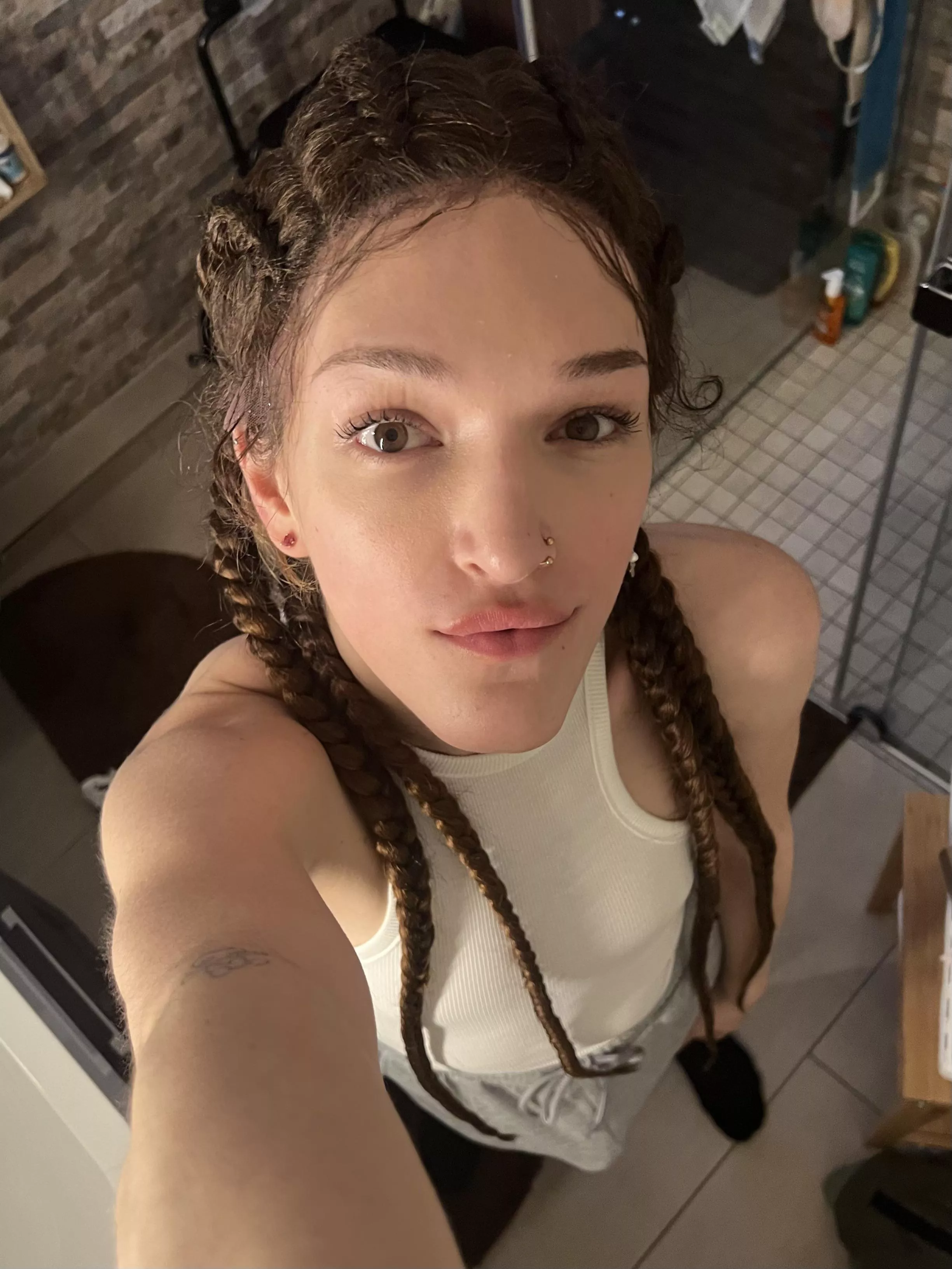 need someone to suck me off 🥲