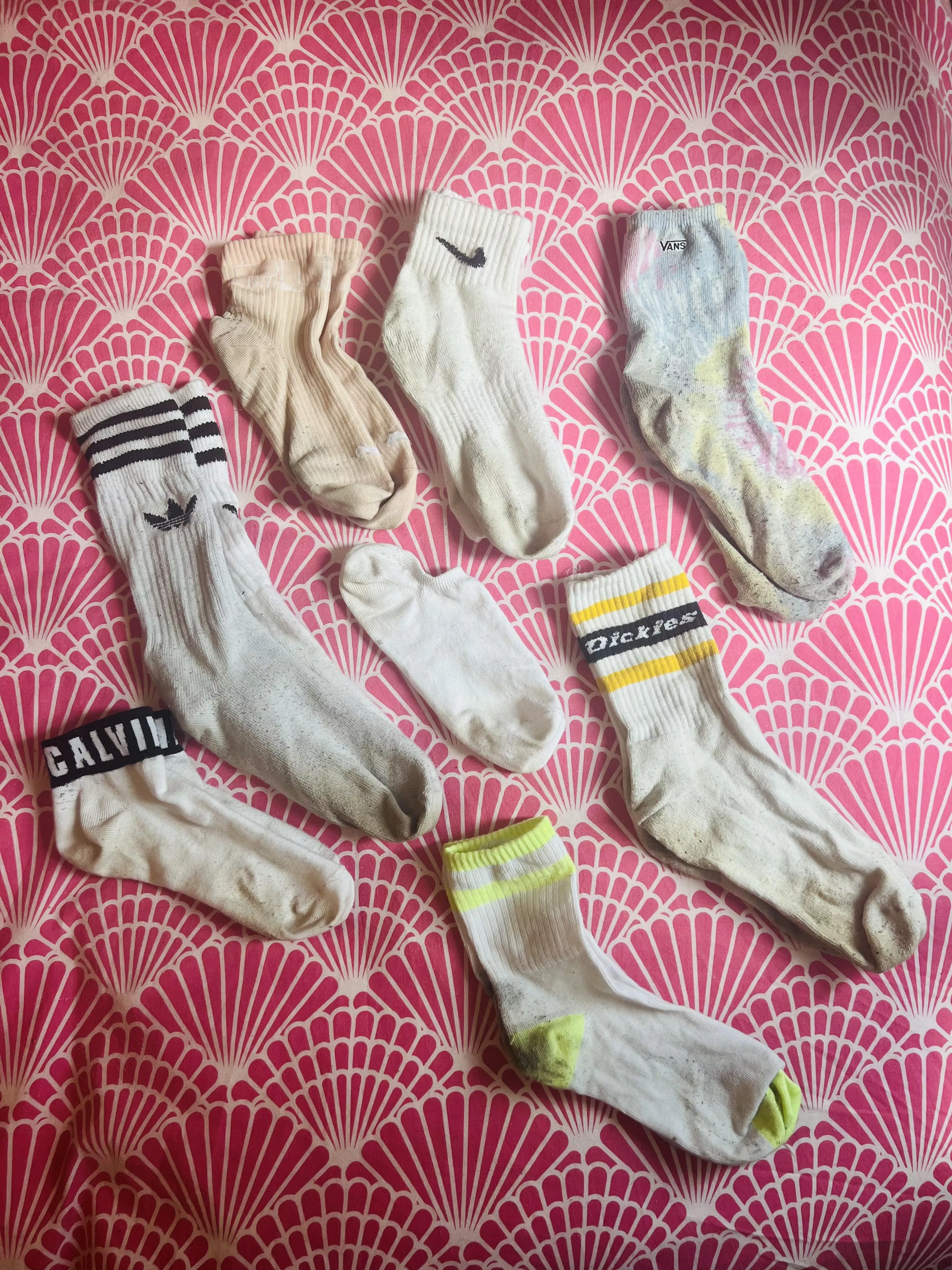 [Selling] Worn Socks 💦 5 🌟 seller | FREE [UK] delivery 🇬🇧 | 🌍 worldwide shipping | tracked delivery for your peace of mind 💌 | extra’s available 😈