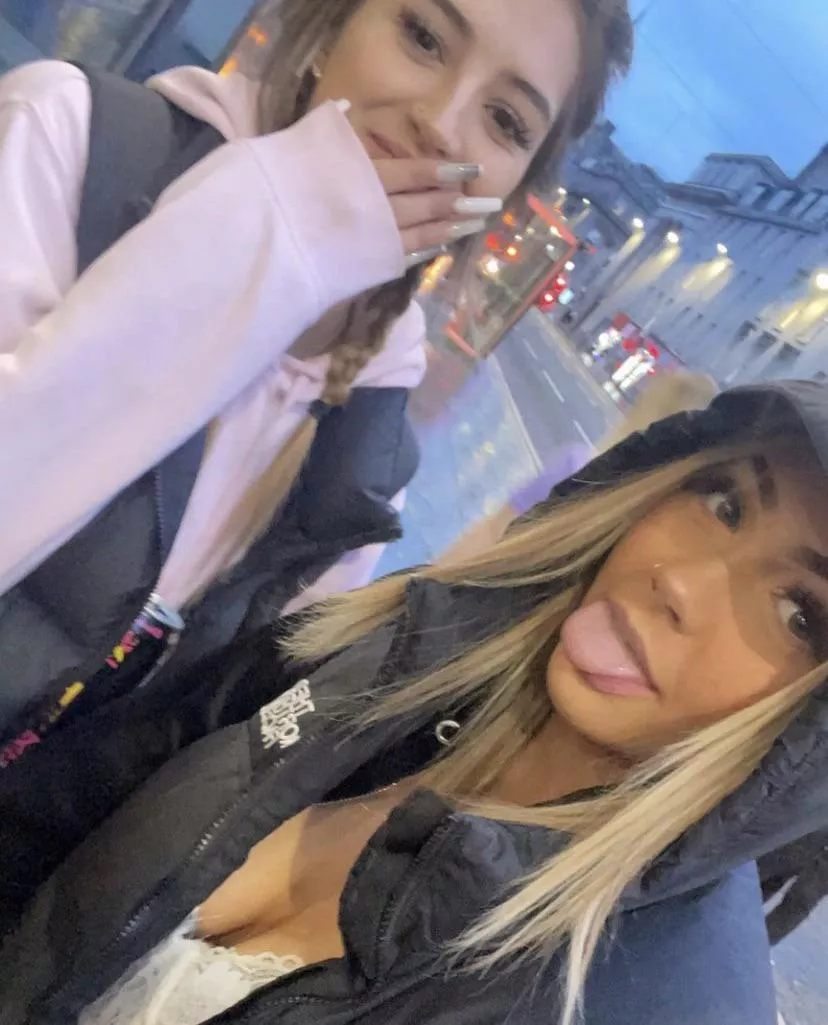 sexy chavs, left or right? 🤤