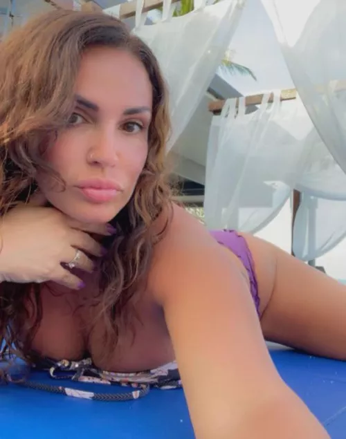 Take me to the beach. 45f